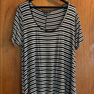 Bundle of 2 2X tunic shirts